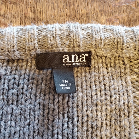 Ana grey cardigan - Picture 2 of 2